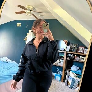 Black Cropped Quarterzip